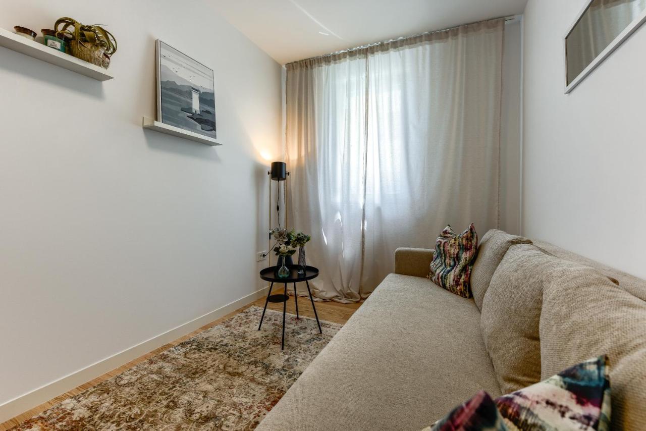 Lunula Apartment *