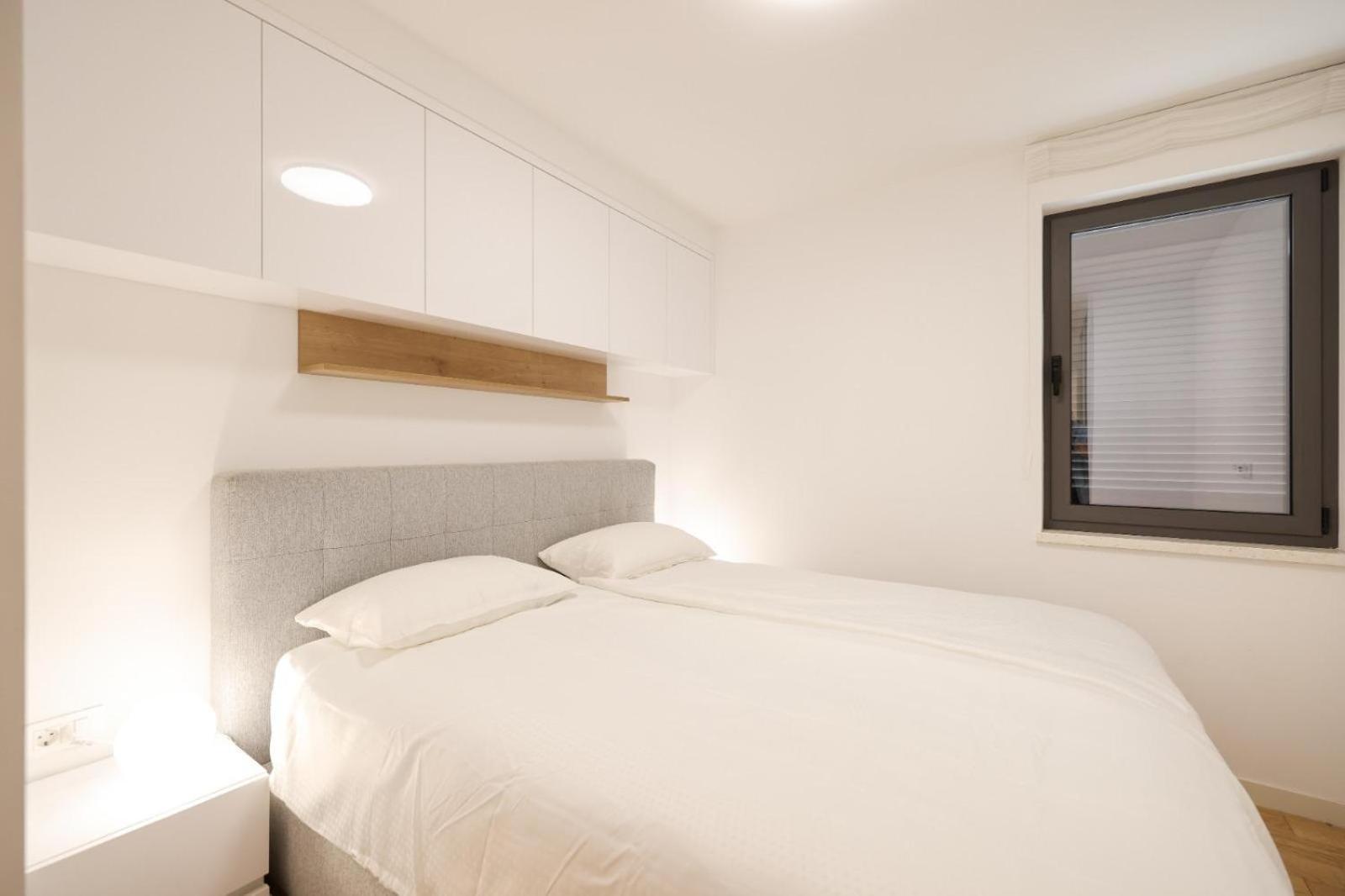Lunula Apartment