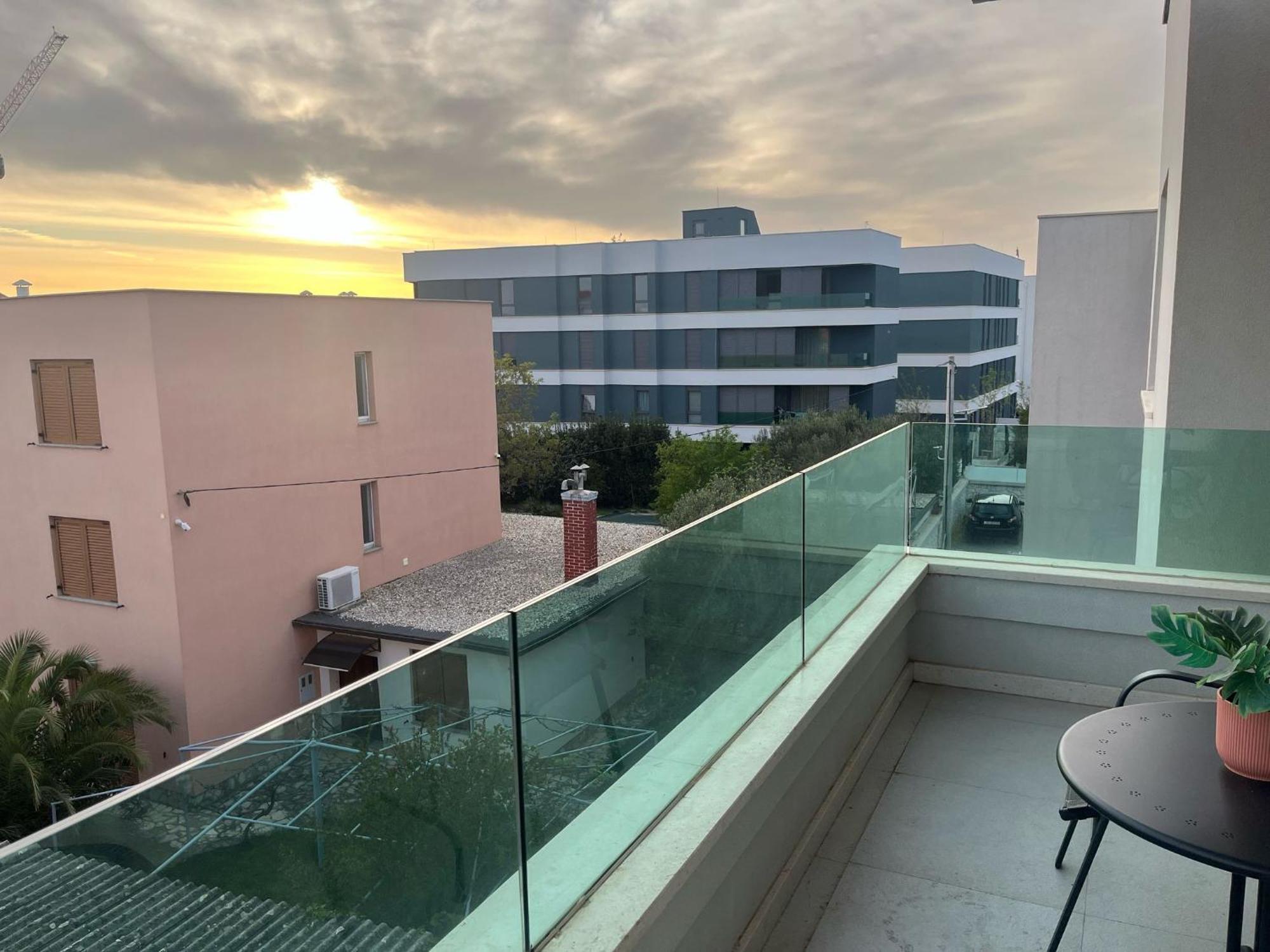 Lunula Appartement *